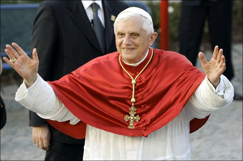 Benedicto XVI presenta su primera Encíclica