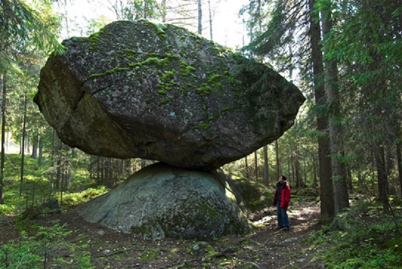 La roca Kummakivi