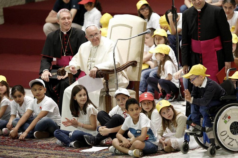 Los niños preguntan al Papa